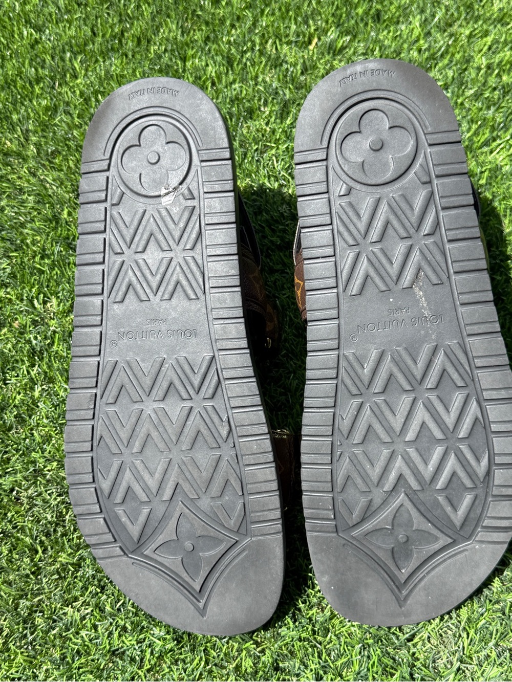 Louis Vuitton Sunset Flat Comfort Sandal - Picture 8 of 8